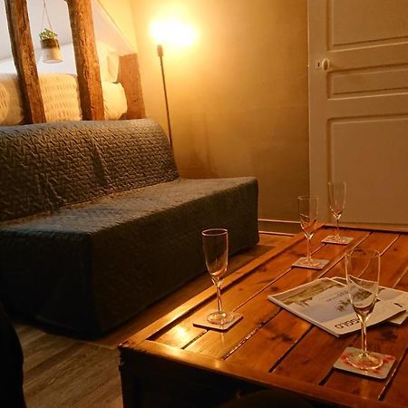 Apartamento Nuits Au Grenier De Chartres Exterior foto